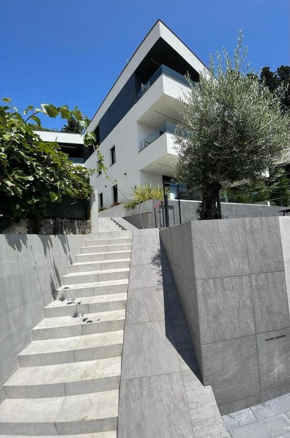Aparthotel Villa V With Heated Pool Rijeka Exterior photo